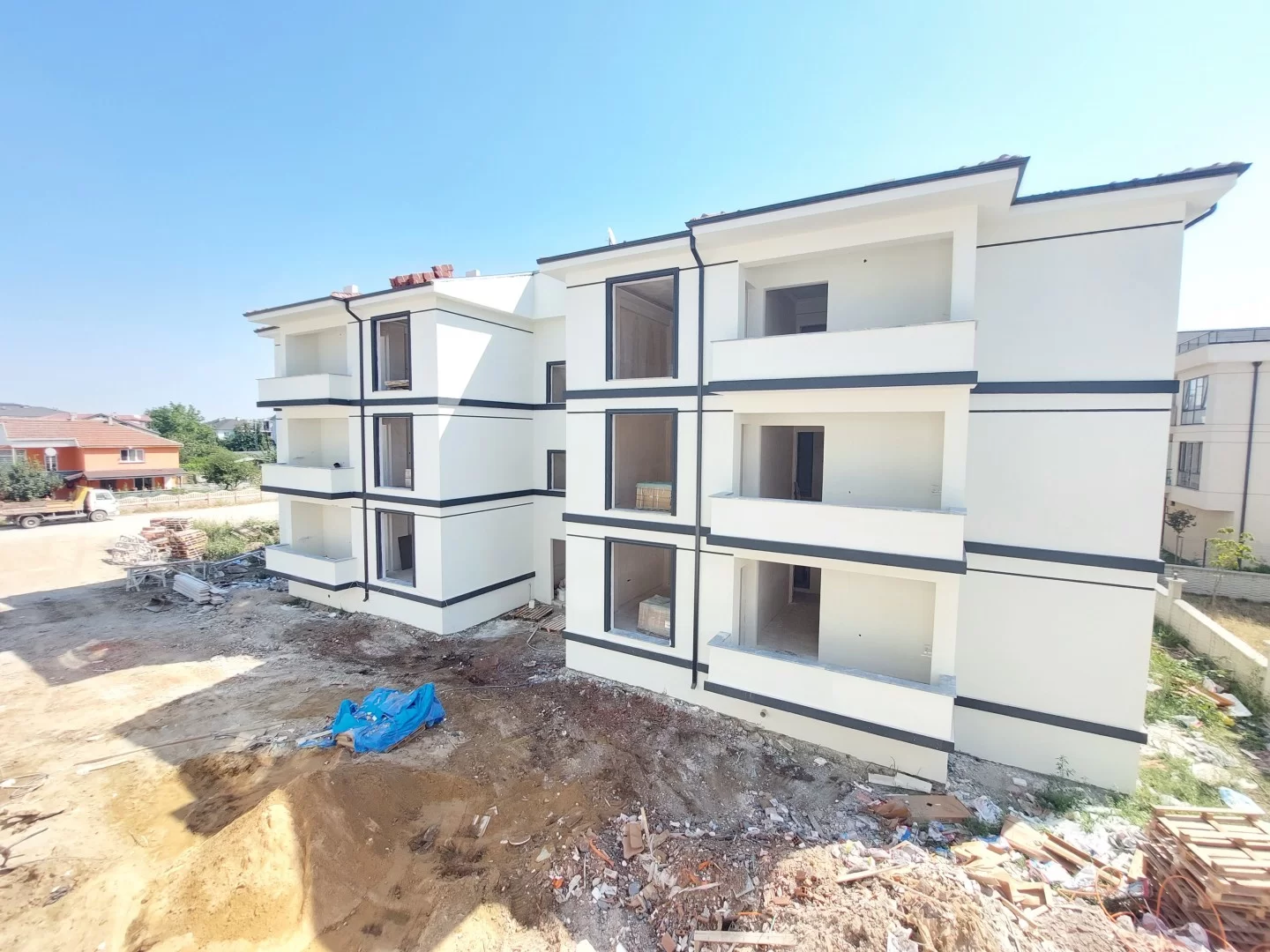 YILDIZ GAYRİMENKUL’DEN ARİFİYE HANLI MERKEZ’DE SİTE İÇERİSİNDE YENİ 2+1 DAİRE